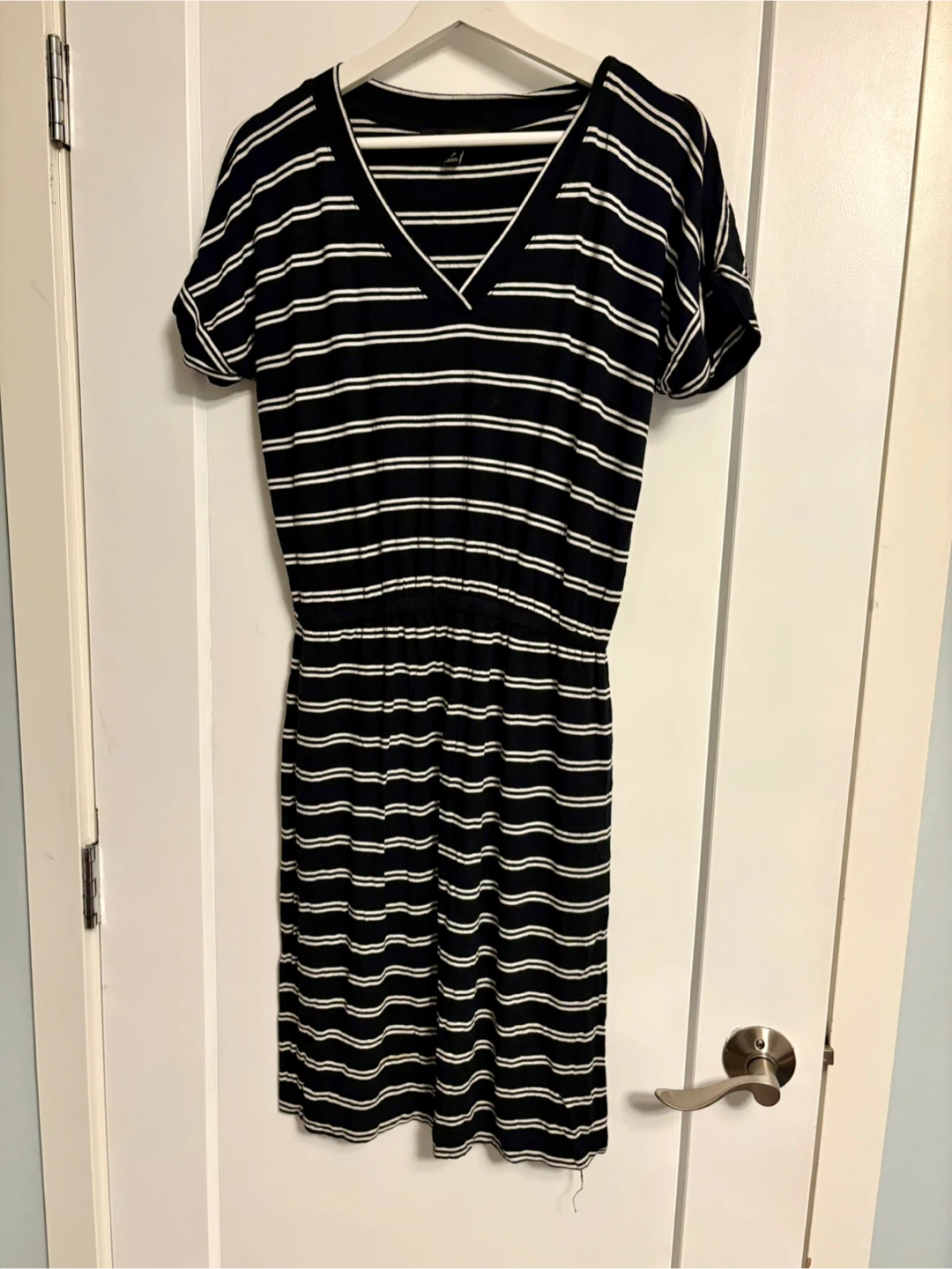 V-Neck Jersey Dress - Black/White