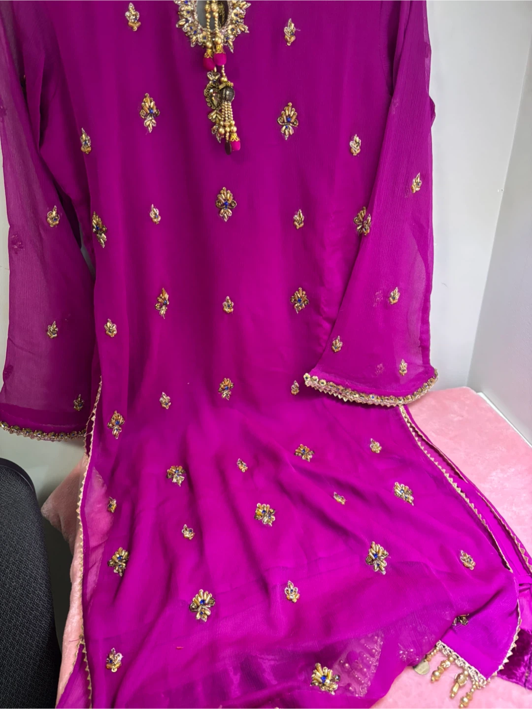 Hot pink branded suit with crushed sharara - photo 5