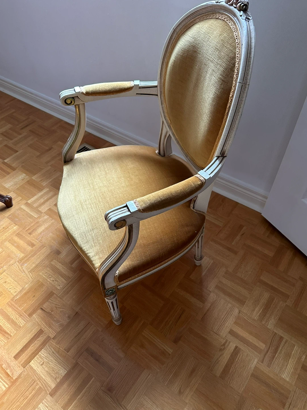 Vintage Accent Chair - Gold Velvet - photo 3
