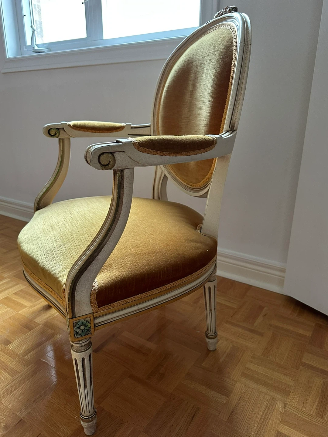 Vintage Accent Chair - Gold Velvet