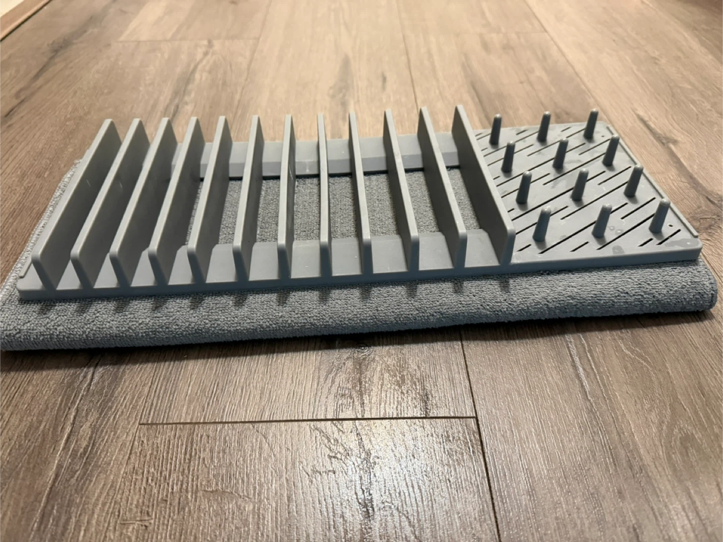 Grey Dish Drying Rack with Microfiber Mat - photo 3
