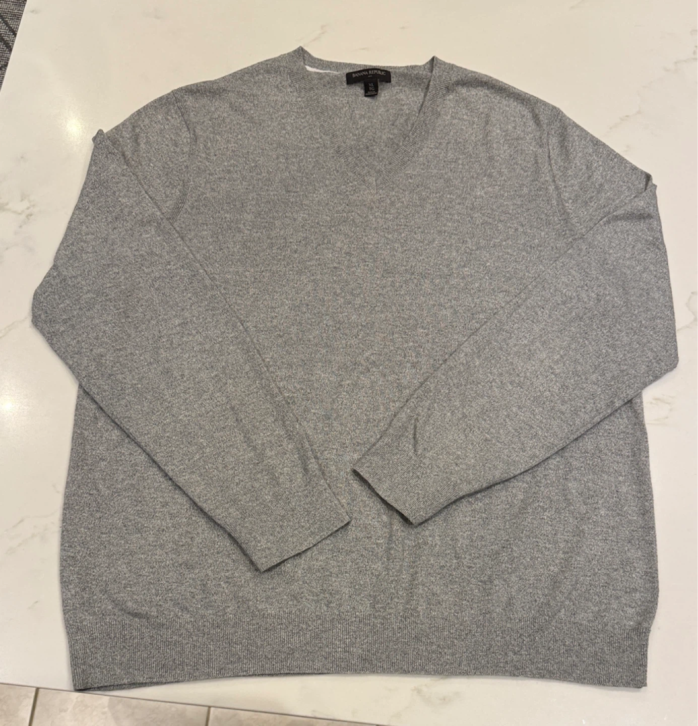 Banana Republic Grey V-Neck Sweater - XL