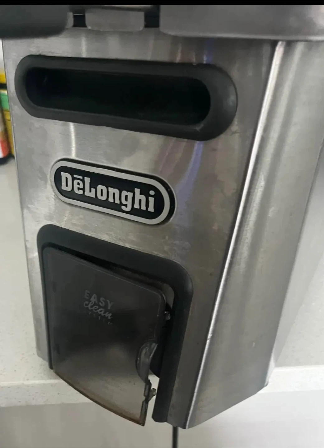DeLonghi Easy Clean Deep Fryer - photo 3