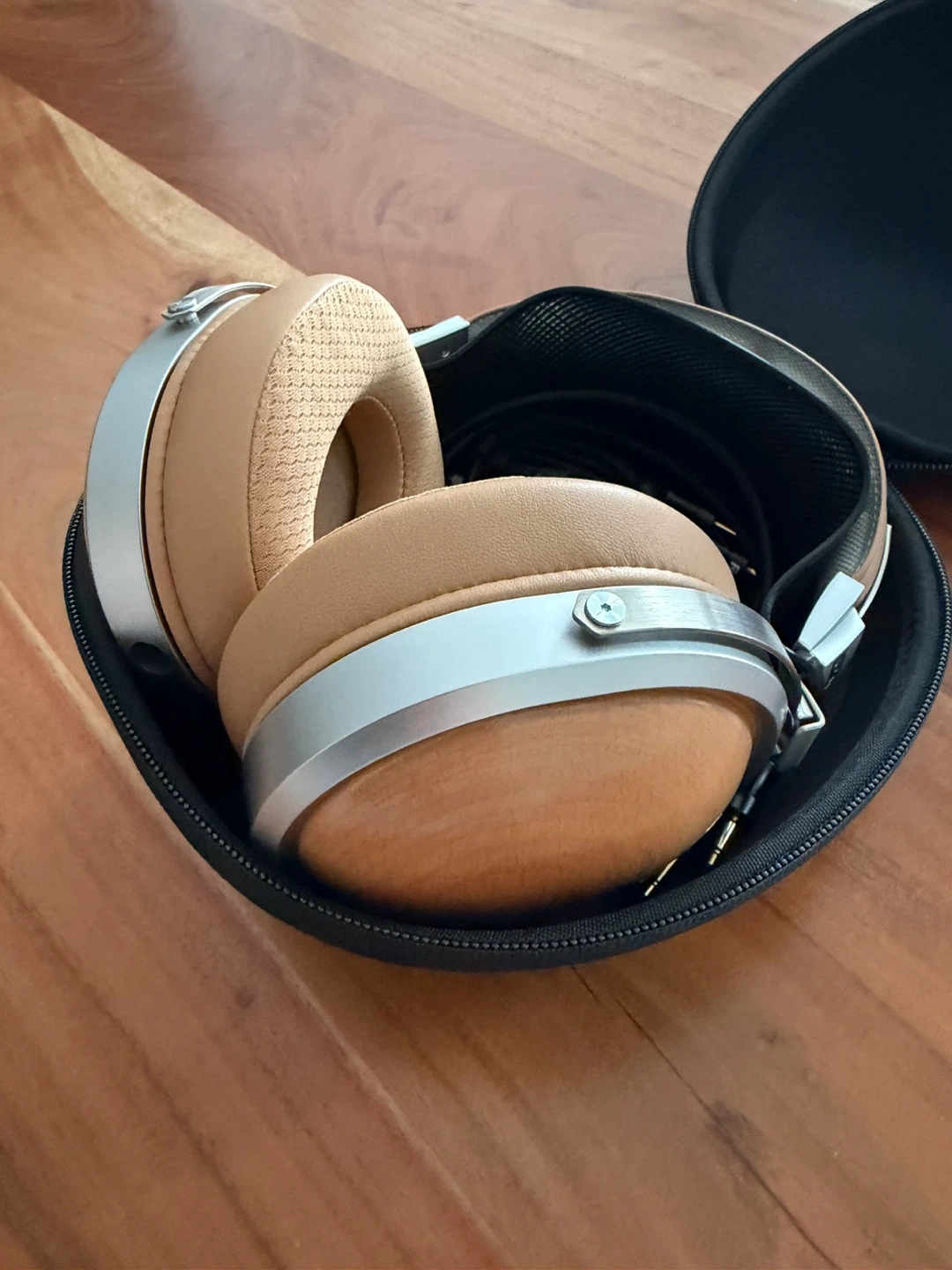 Fiio FT-1 Wired Closed-Back Headphones (Beech)