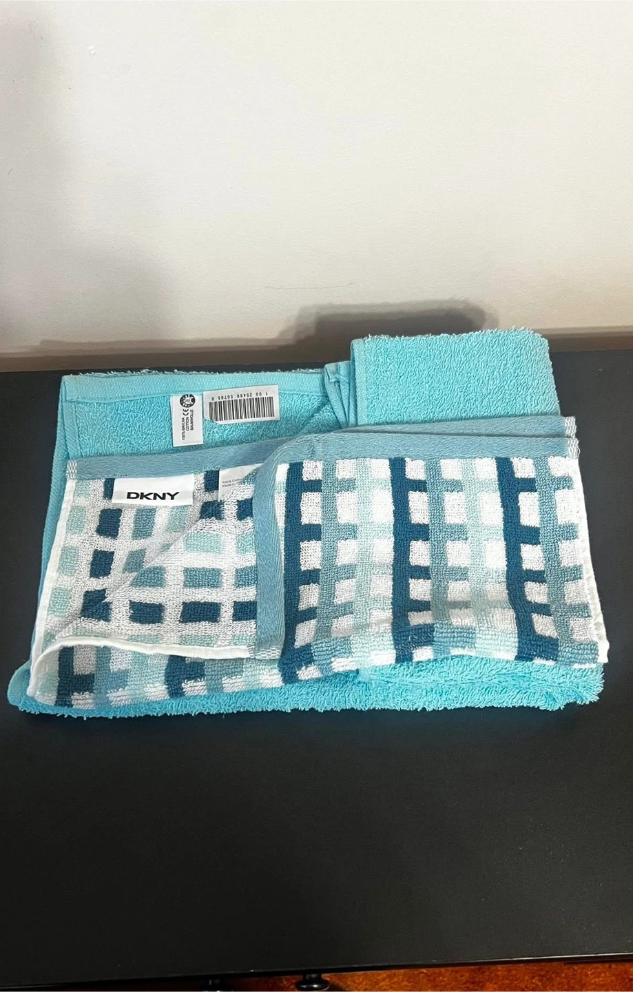 DKNY Hand Towel Set