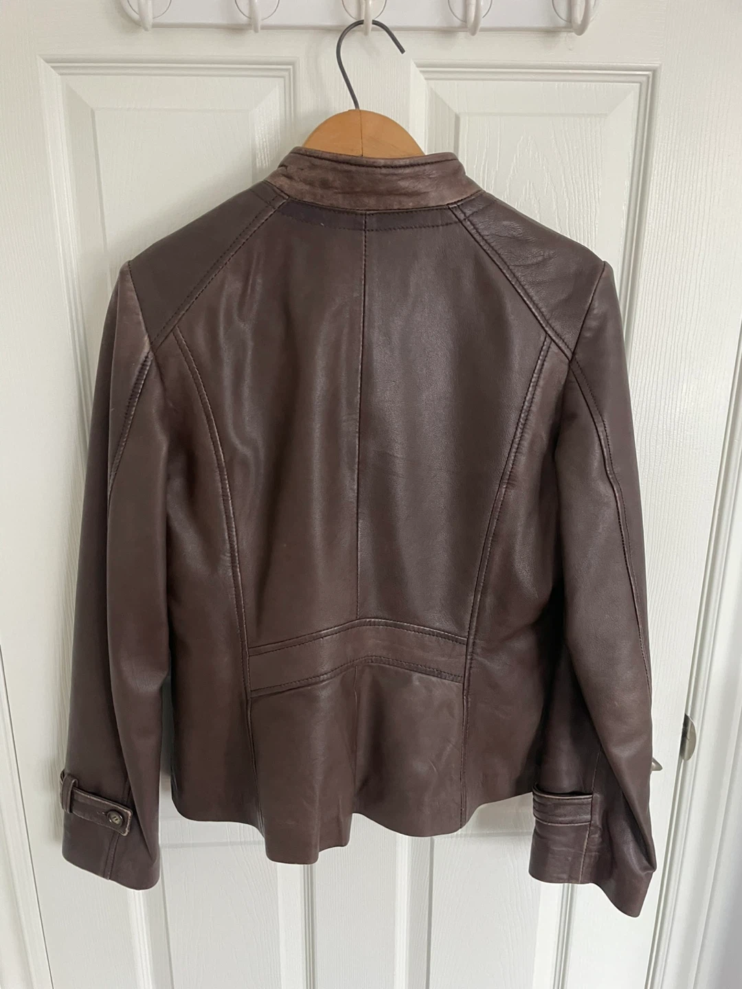 Danier Brown Leather Jacket Size Small - photo 2
