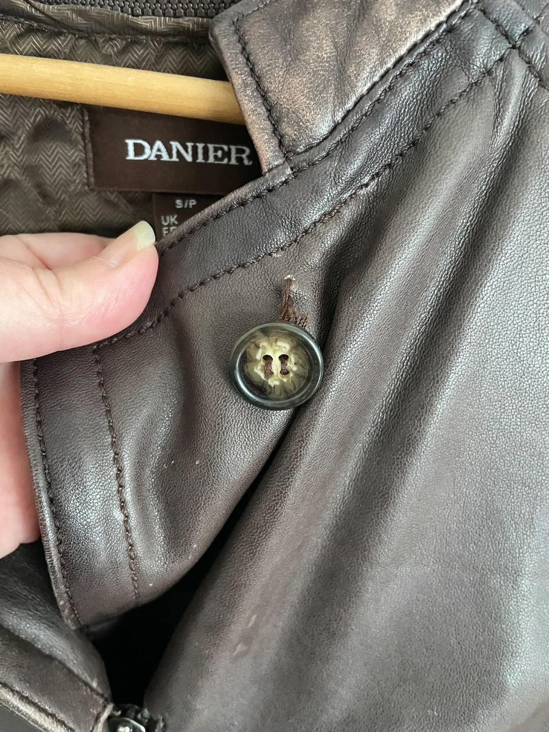 Danier Brown Leather Jacket Size Small - photo 5