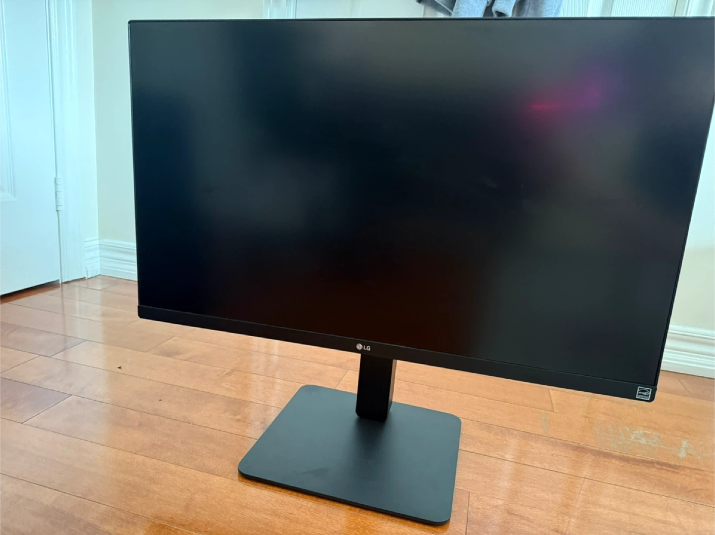 LG UltraFine Monitor - photo 3
