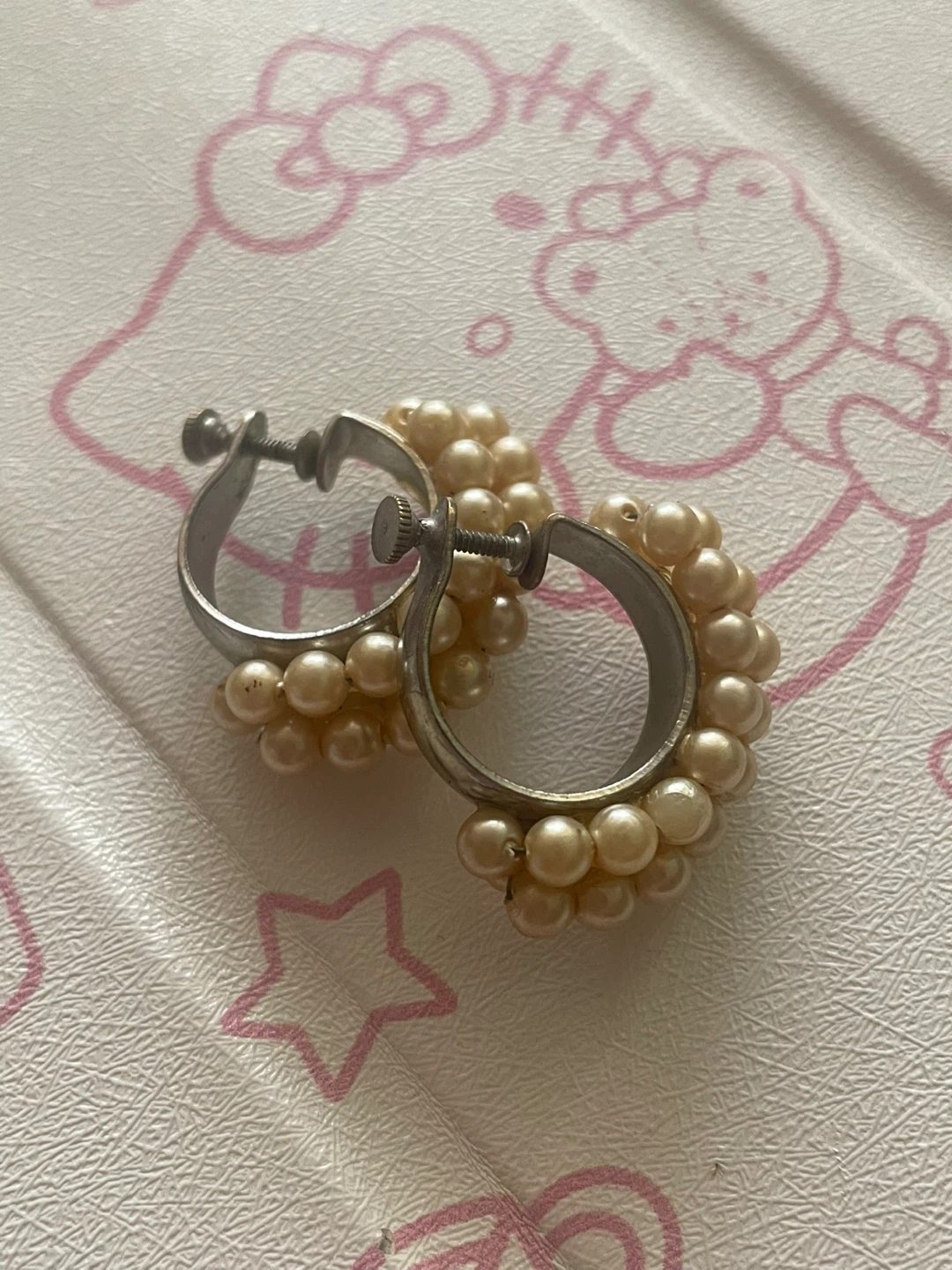 Pearl Hoop Screw-Back Earrings - photo 2
