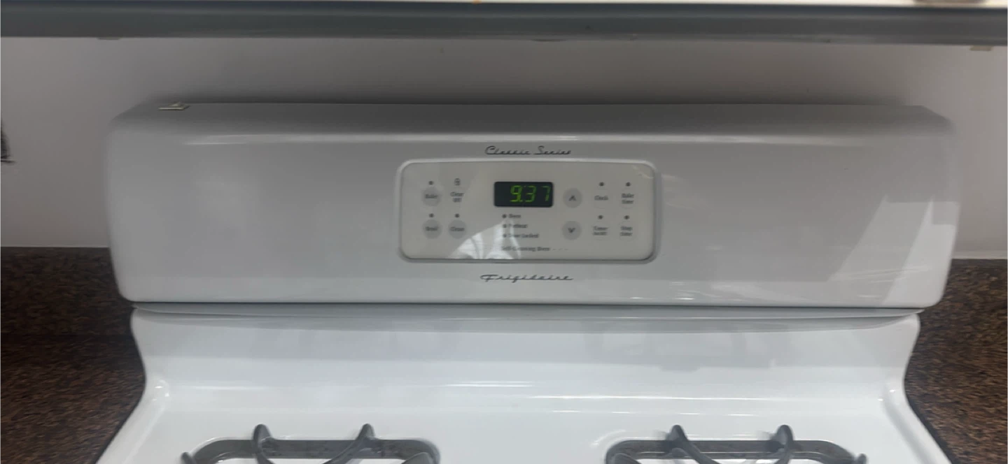 Frigidaire Classic Series Gas Stove - photo 3