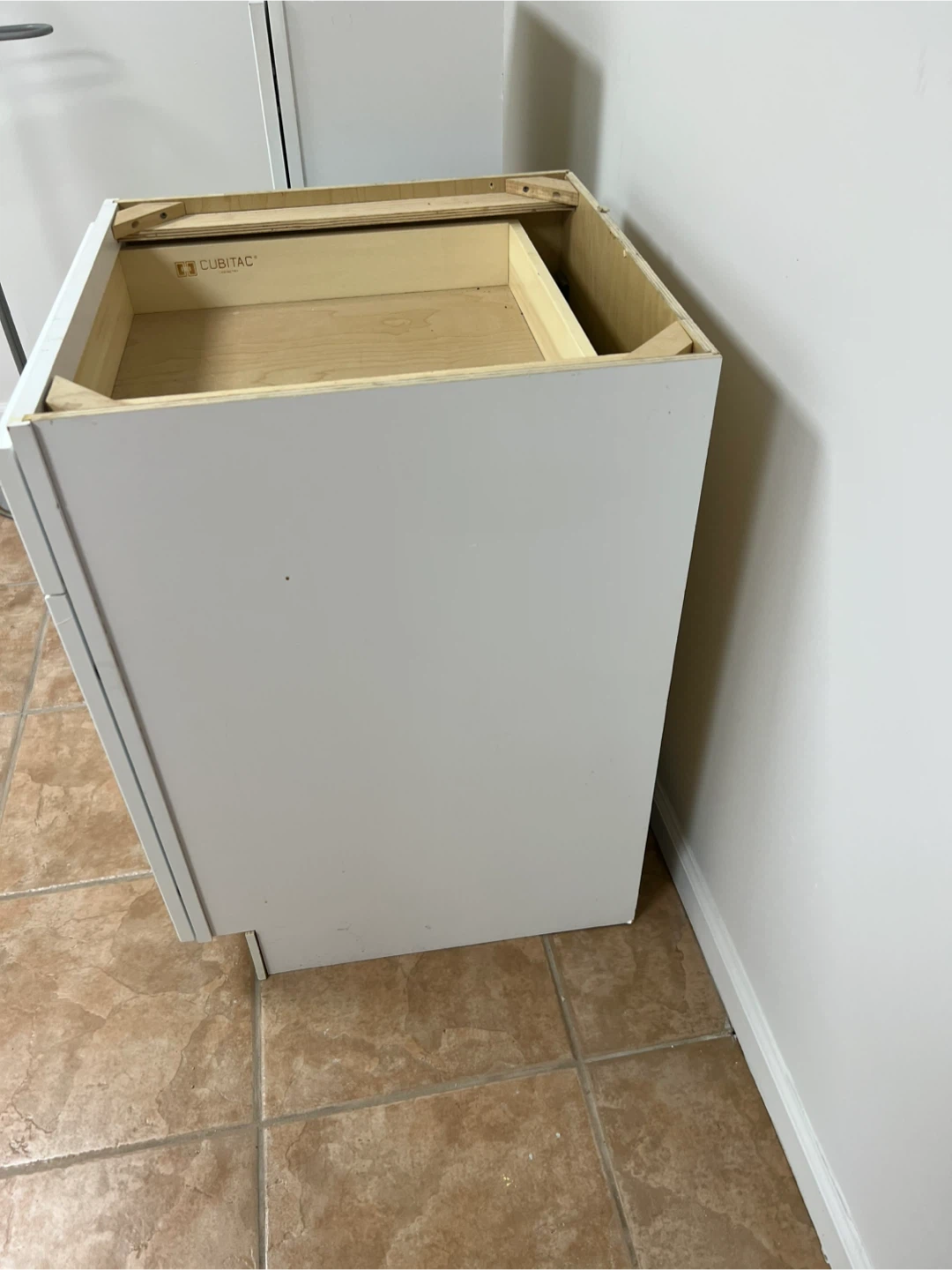 White Kitchen Cabinets (2 Pieces) - photo 5