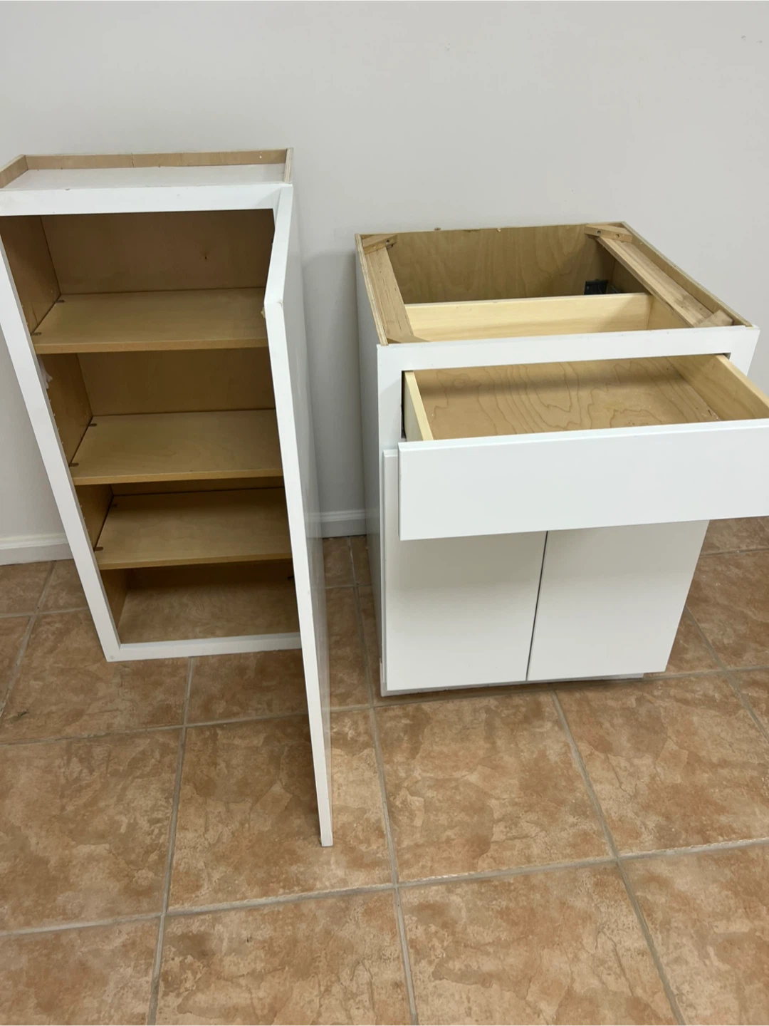 White Kitchen Cabinets (2 Pieces) - photo 2