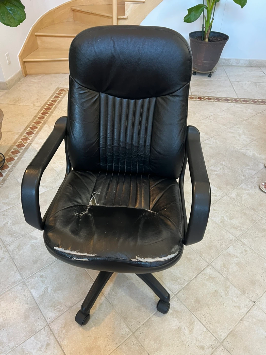 Black Office Chair - photo 4