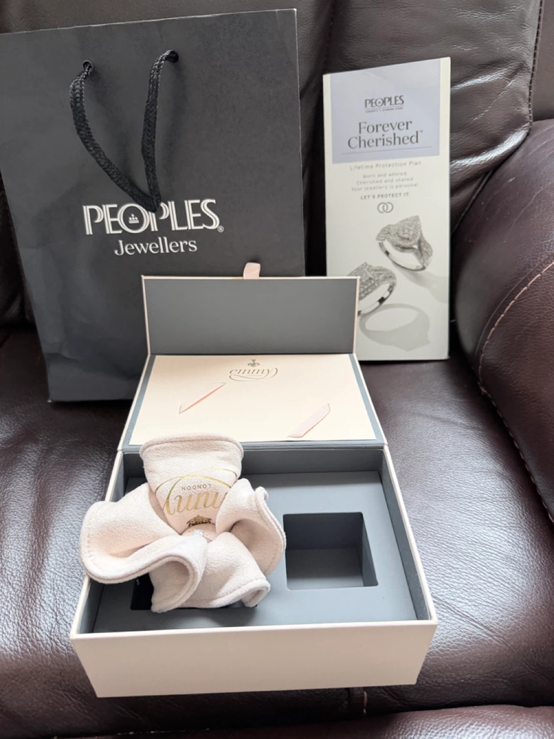 Emmy London 18 Karat White Gold Engagement Ring - photo 4