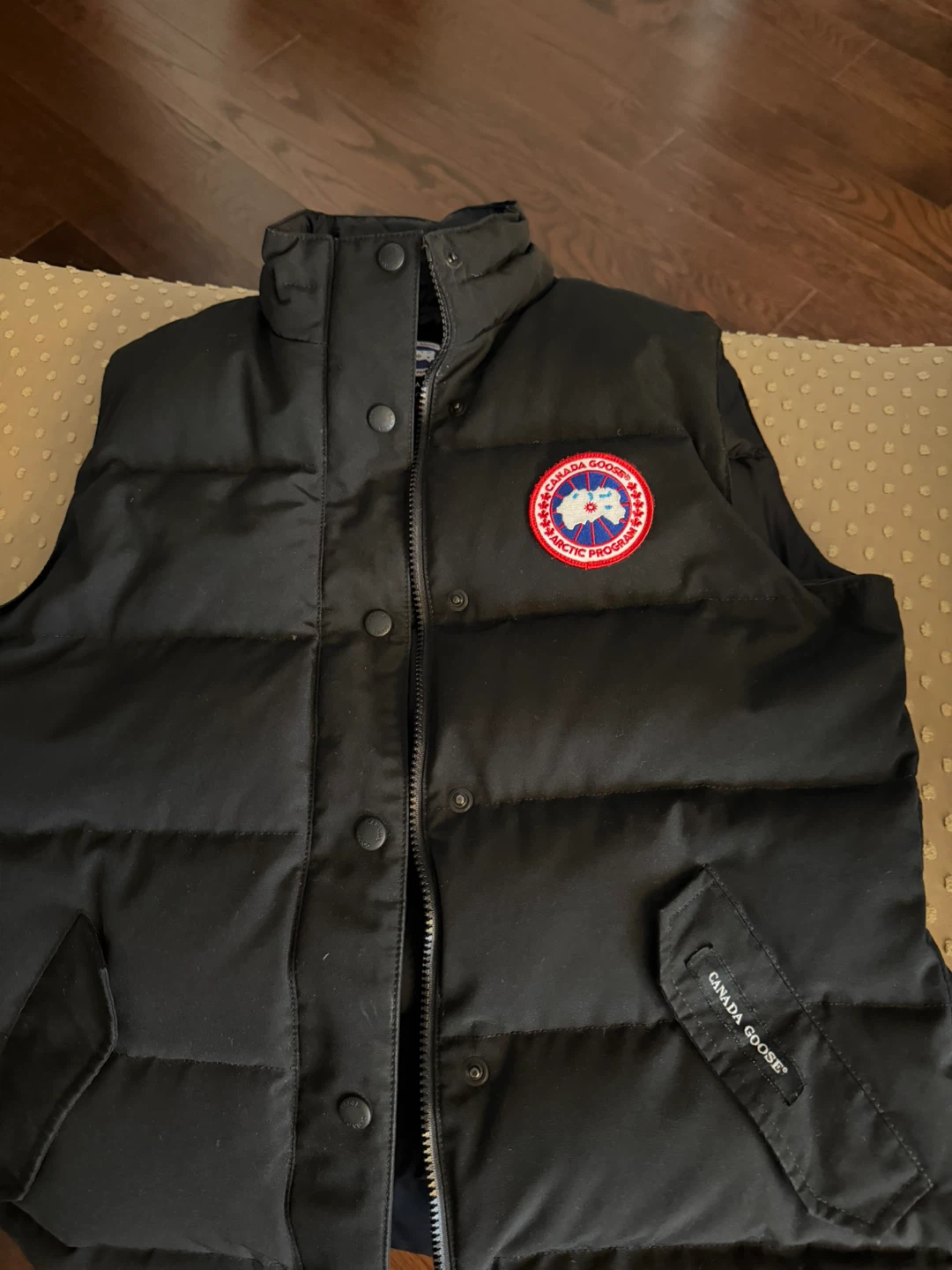 Canada Goose Puffer Vest - Black - Size M