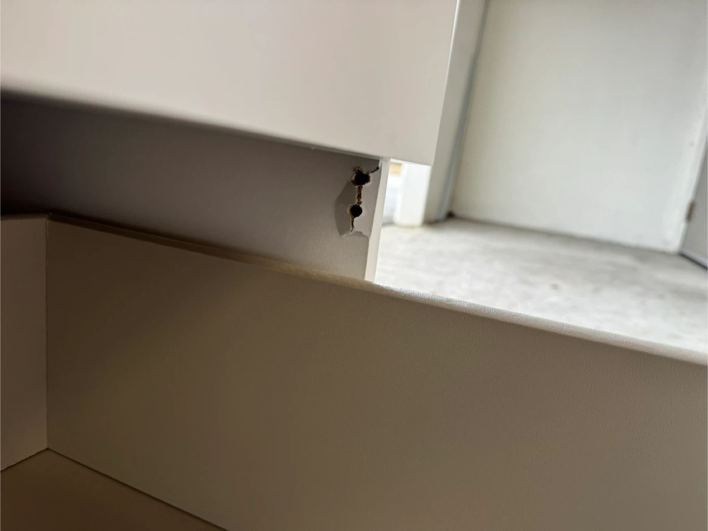 White 4-Drawer Dresser - photo 3