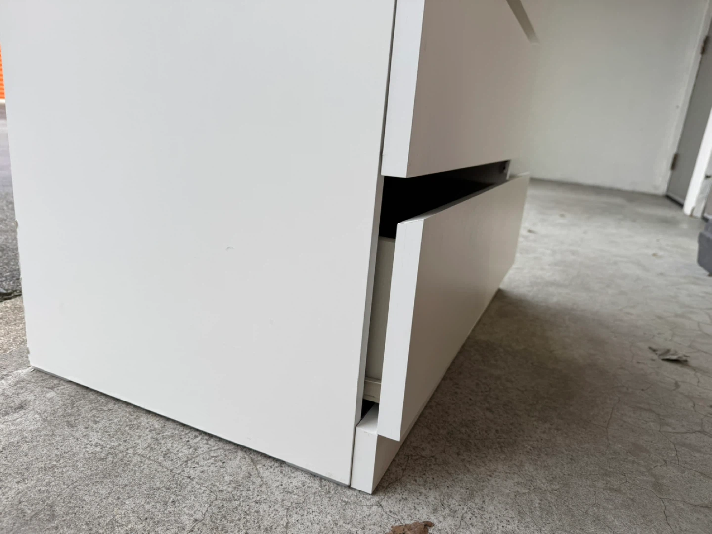 White 4-Drawer Dresser - photo 5