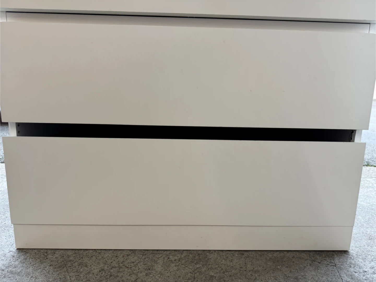 White 4-Drawer Dresser - photo 2