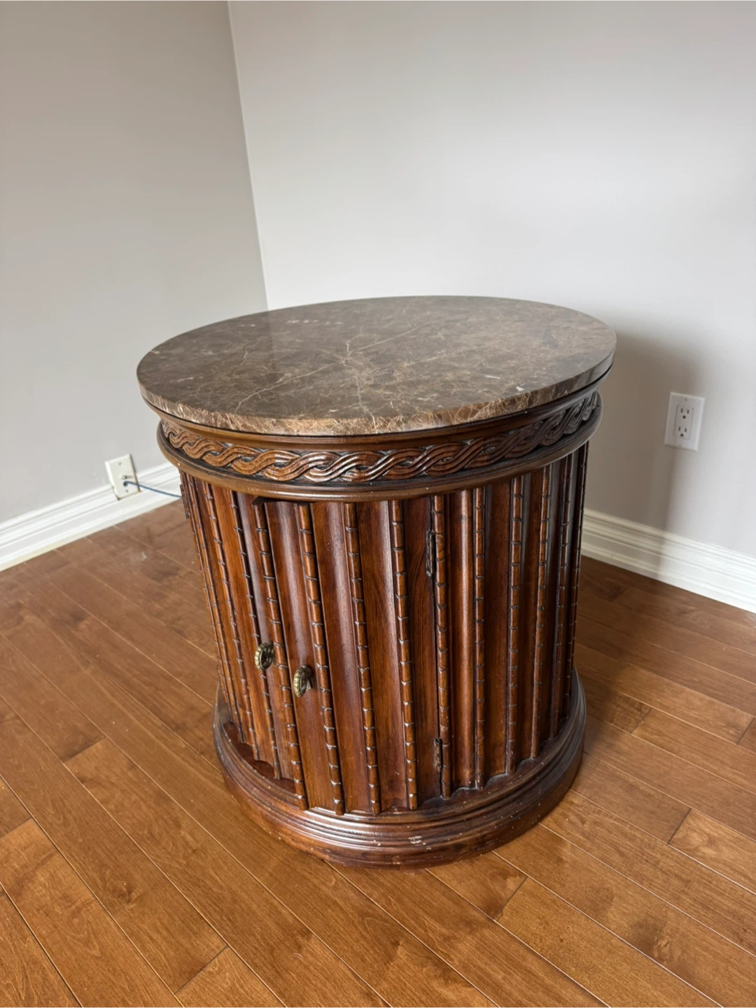 Henredon Round Drum Side Table with Marble Top
