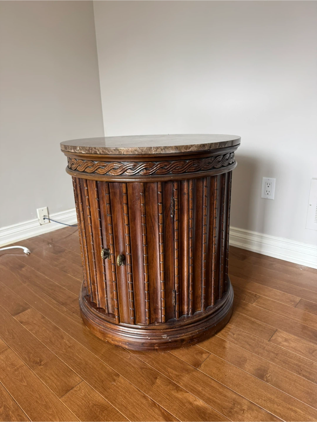 Henredon Round Drum Side Table with Marble Top - photo 2