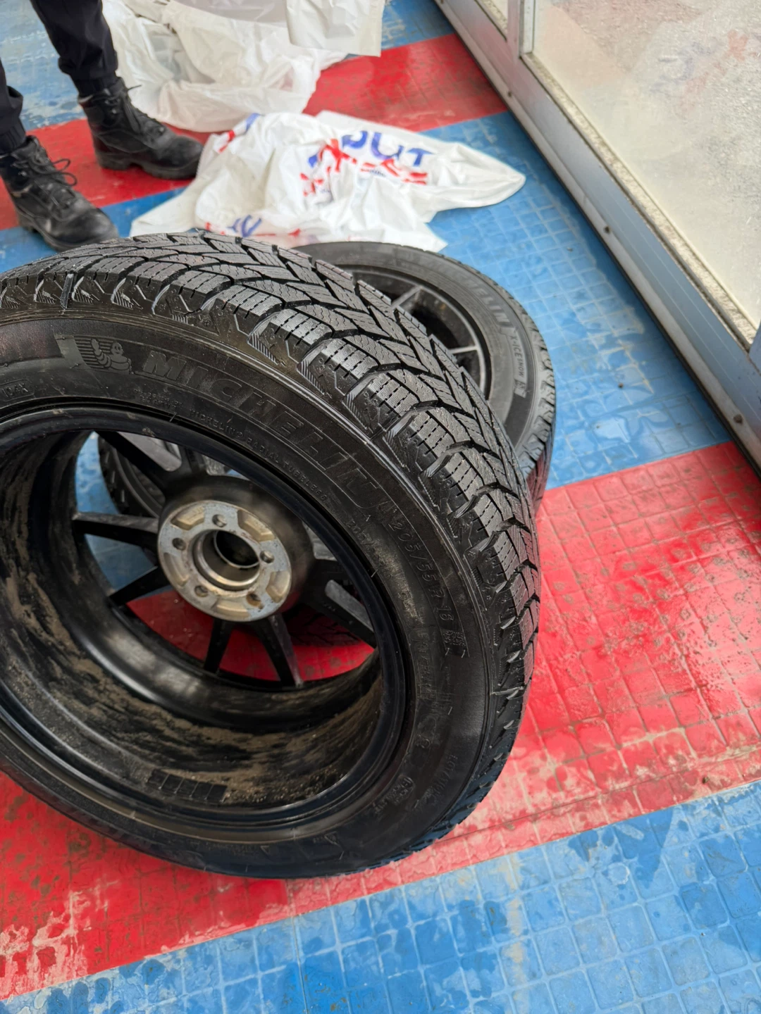 Michelin Winter Tires on Alloy Rims - photo 2