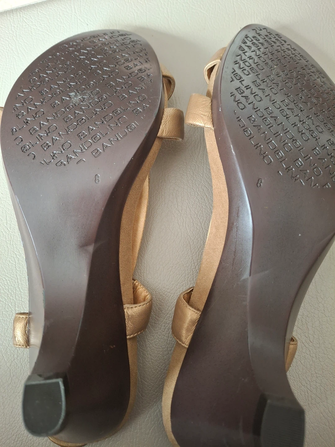 Bandolino gold wedge sandals - photo 4