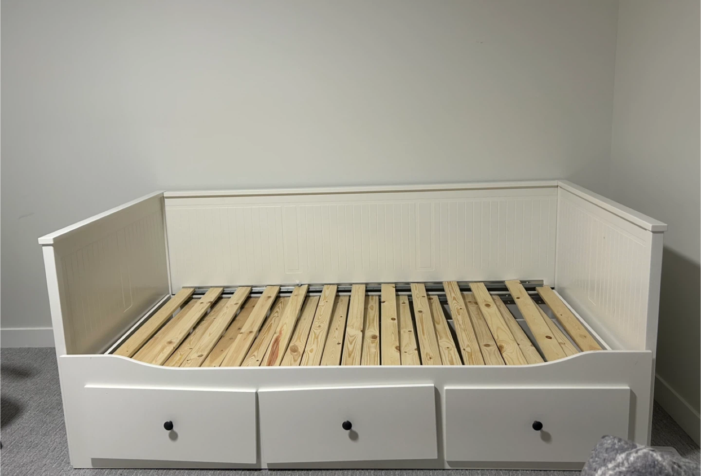 Daybed with Pull-Out (Like New)