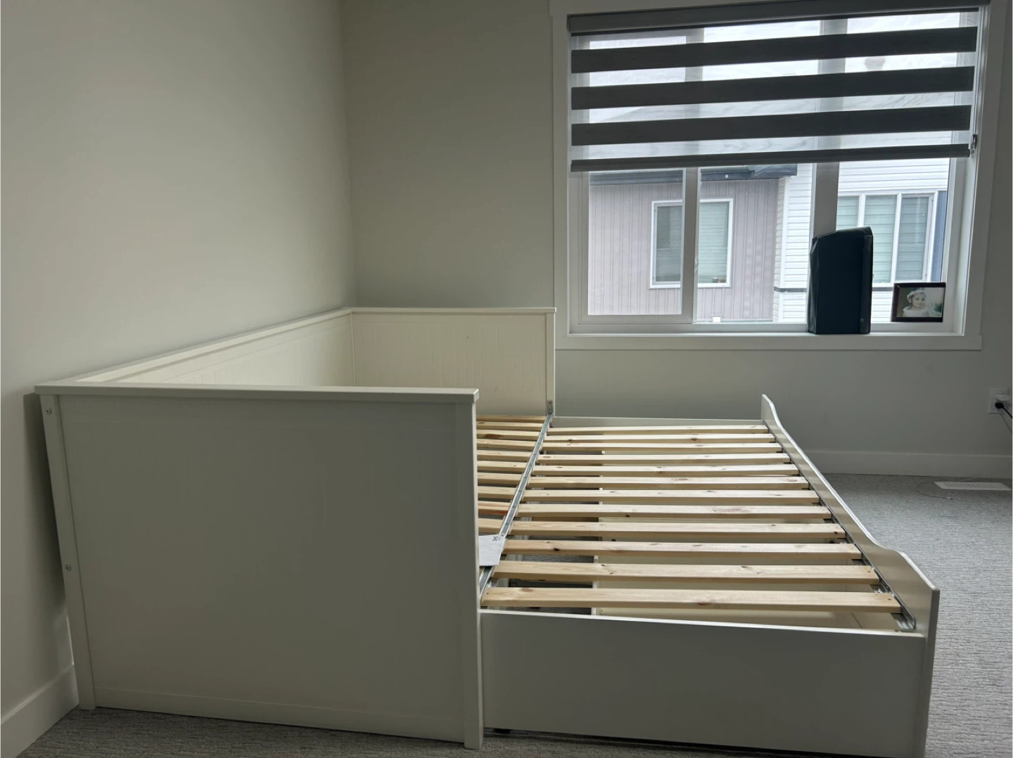Daybed with Pull-Out (Like New) - photo 3