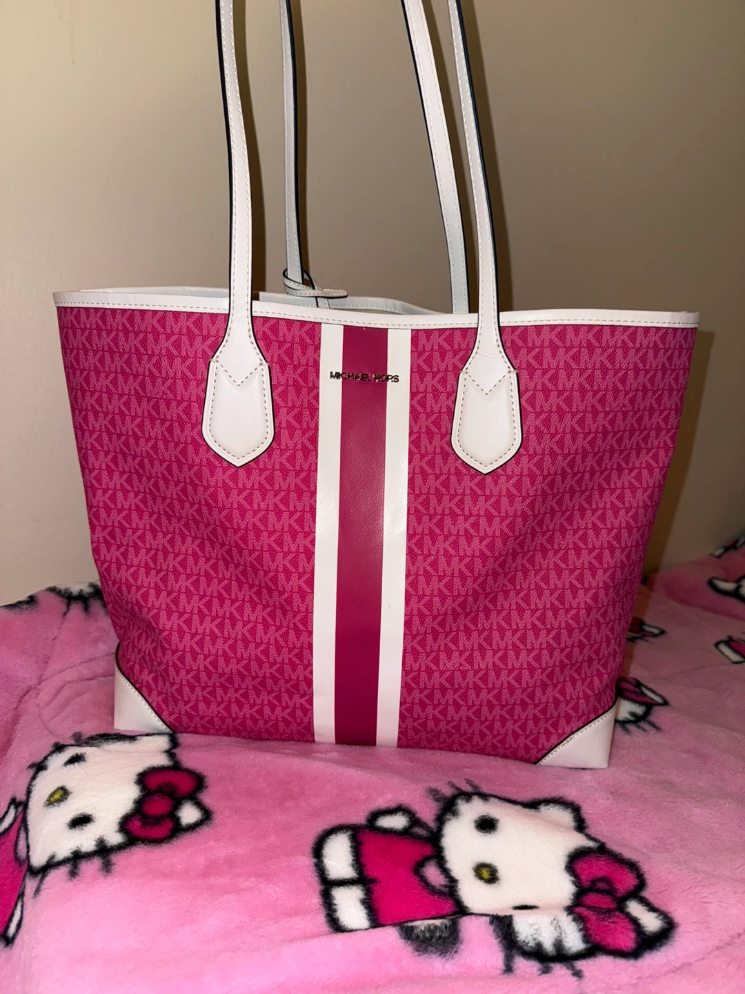 NEW CONDITION MICHEAL KORS TOTE PURSE