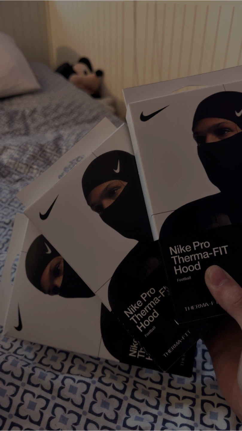 Nike Pro Therma-FIT Hood Football Balaclava