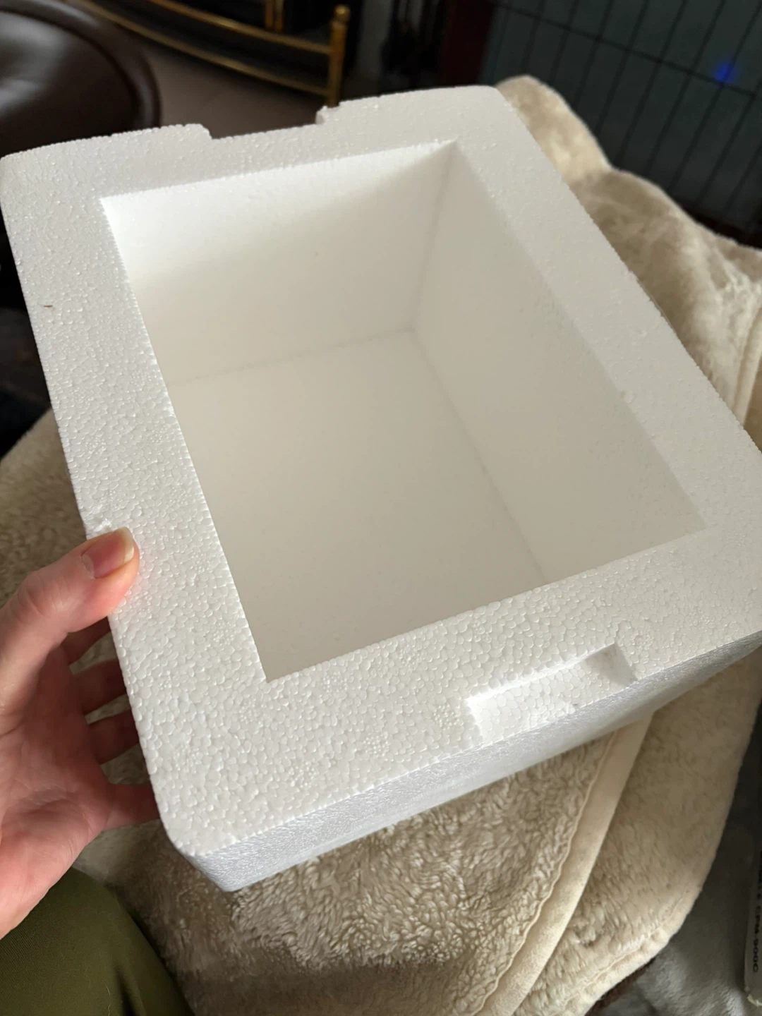 ULINE INSULATED FOAM CONTAINERS WITH FITTED LIDS - photo 4