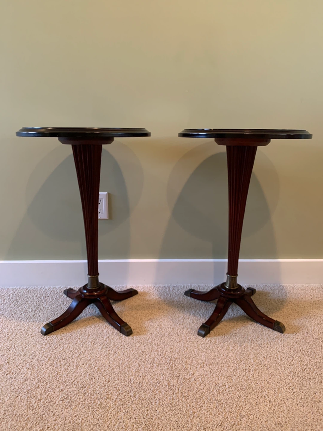 Set of 2 Vintage Wood Side Tables - photo 3