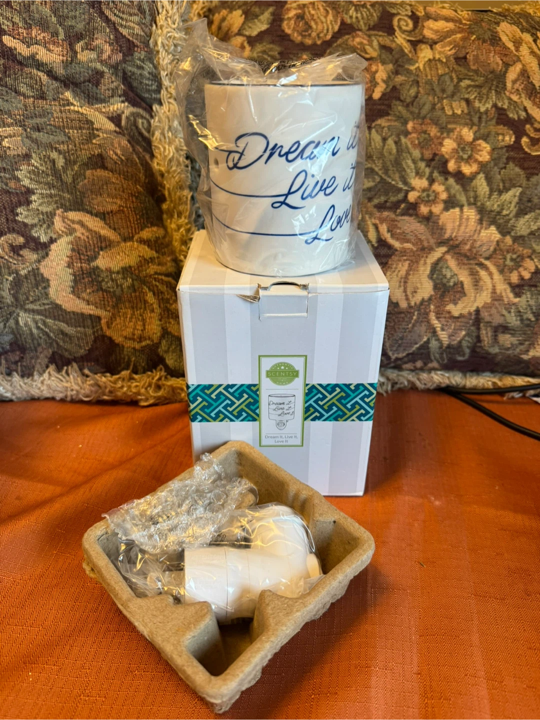 Scentsy Wax Warmer Dream It Live It Love It - photo 2