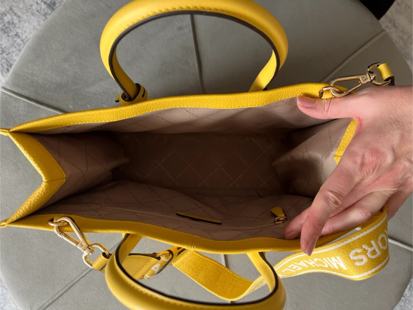 Michael Kors Yellow Leather Tote Bag - photo 5