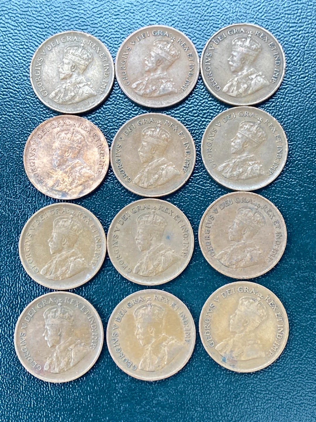 Collection of 12 Canadian One Cent Coins (Pennies) - photo 5