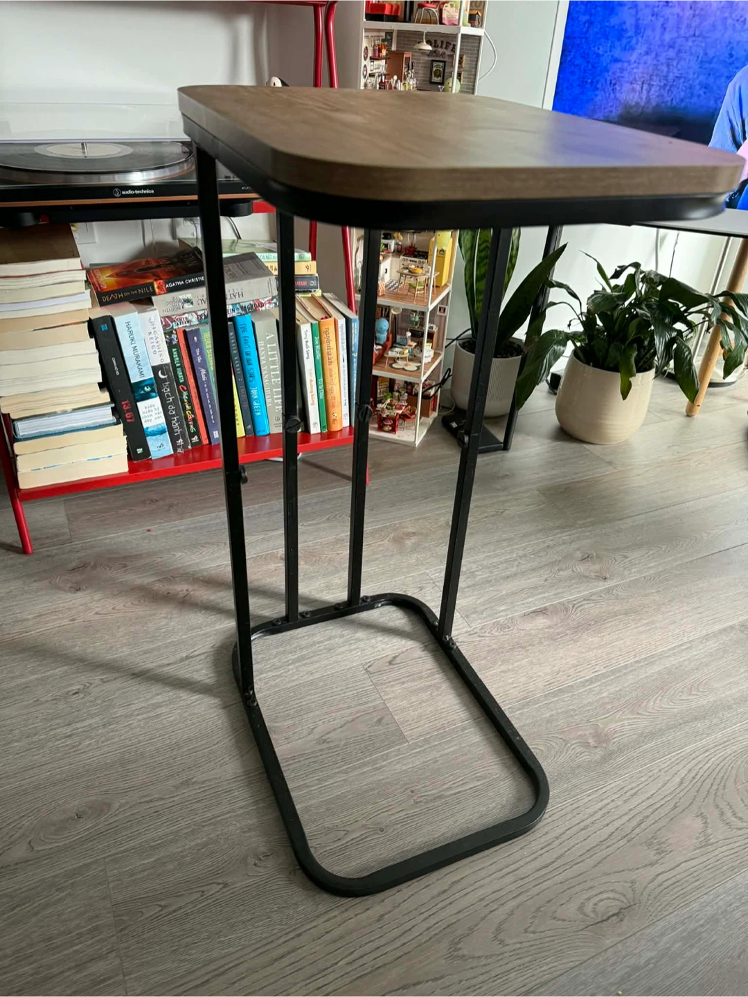 C Shaped End Table - Greige & Black