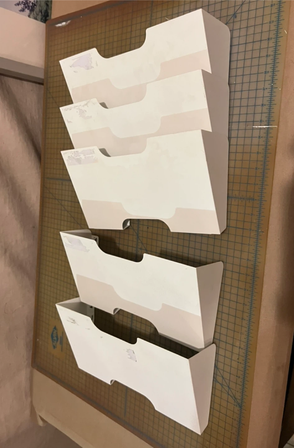 Metal magazine holder rack