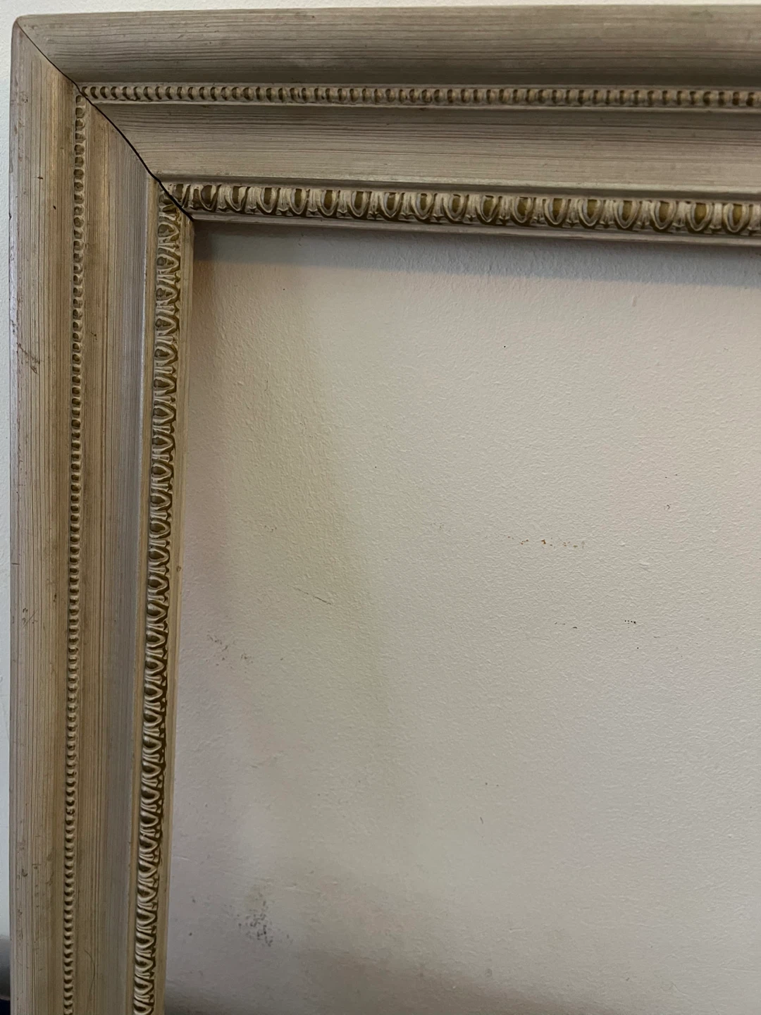Vintage Ornate Picture Frame - Beige Wood - photo 3