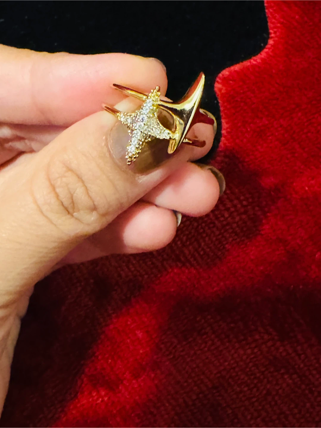 Gold-tone ring with star and leaf design - photo 4