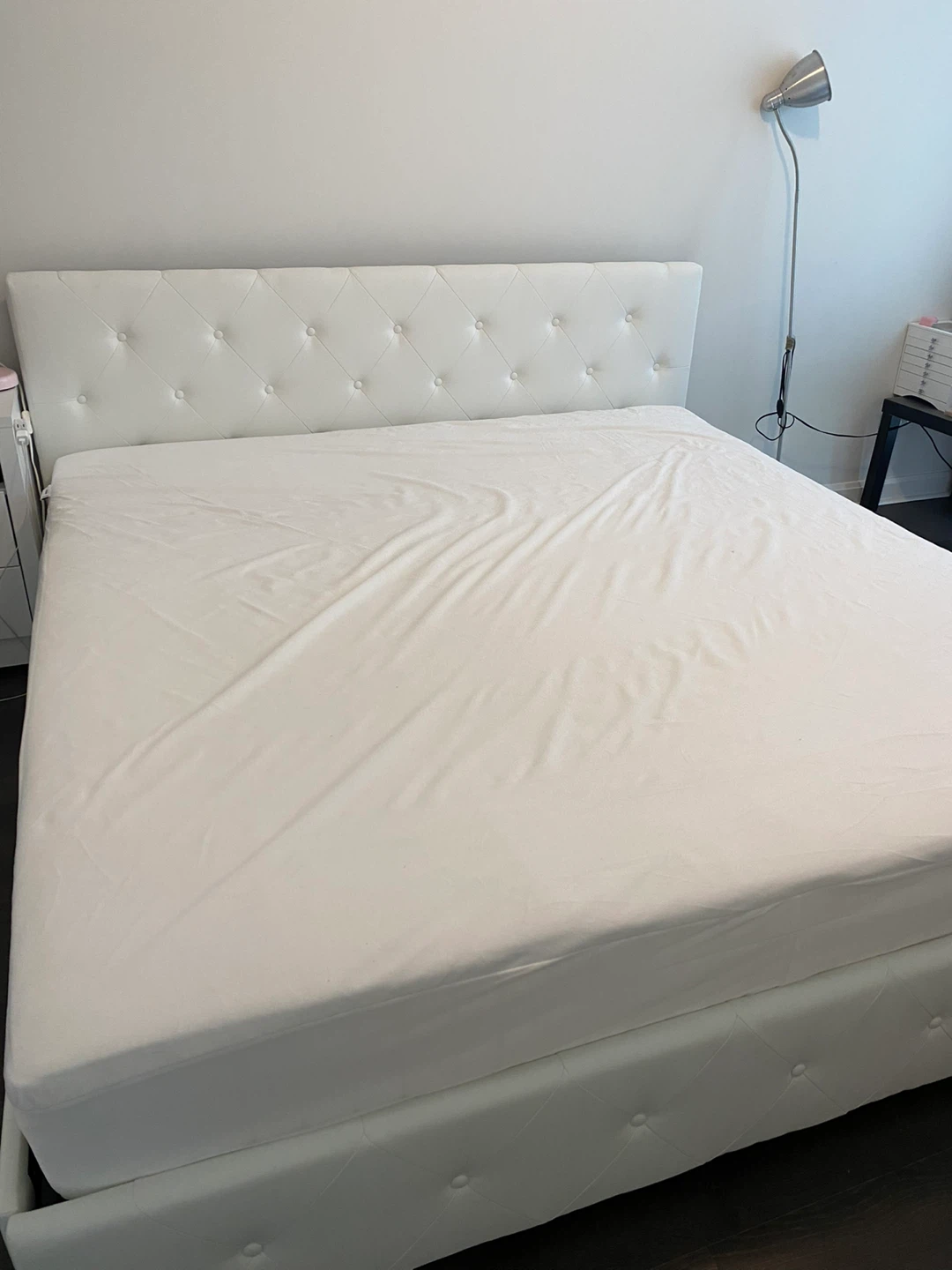 King Size Diamond Tufted Bed Frame and Matress