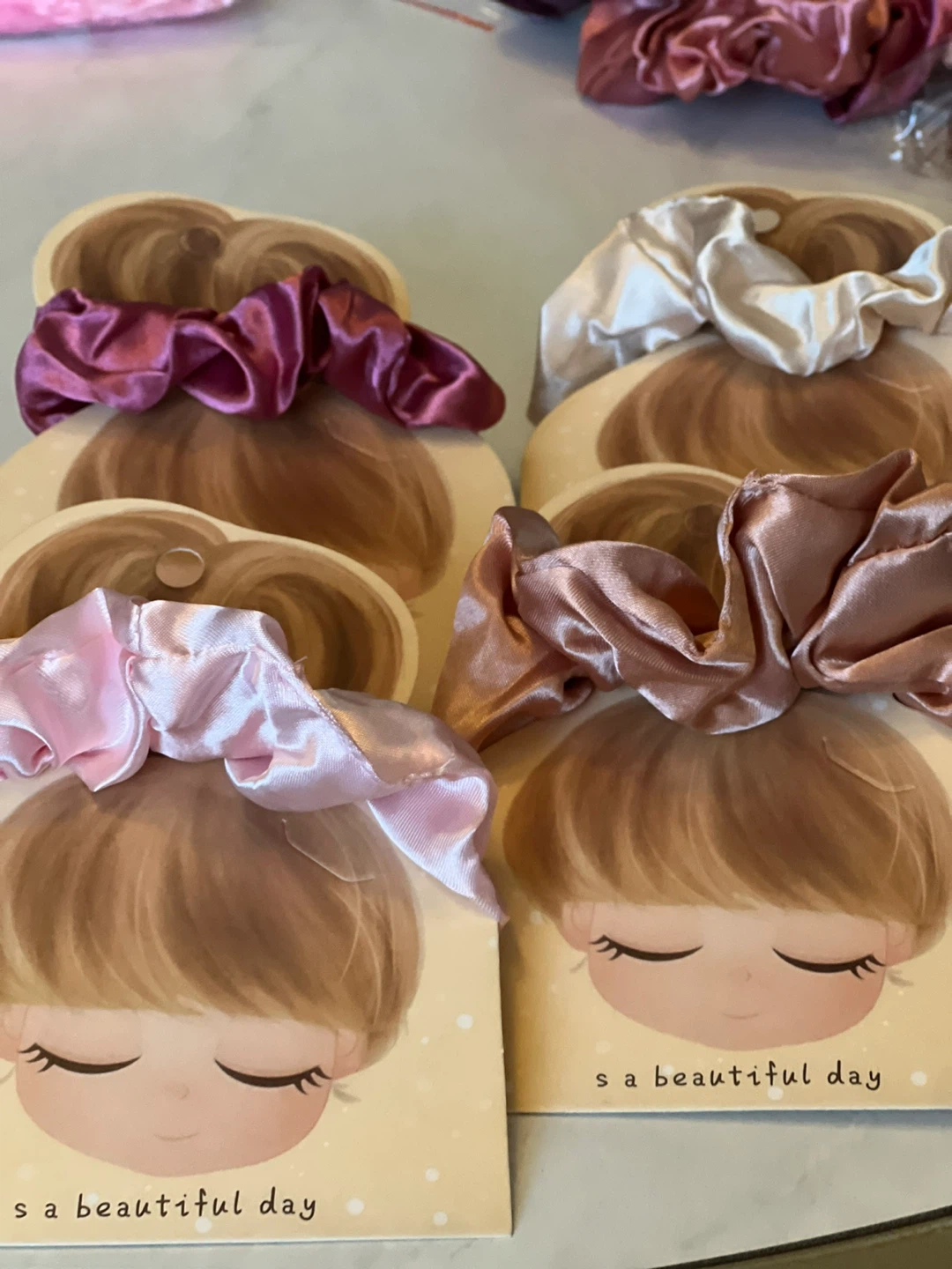 Hair Accessories Scrunchies & Clips - photo 3