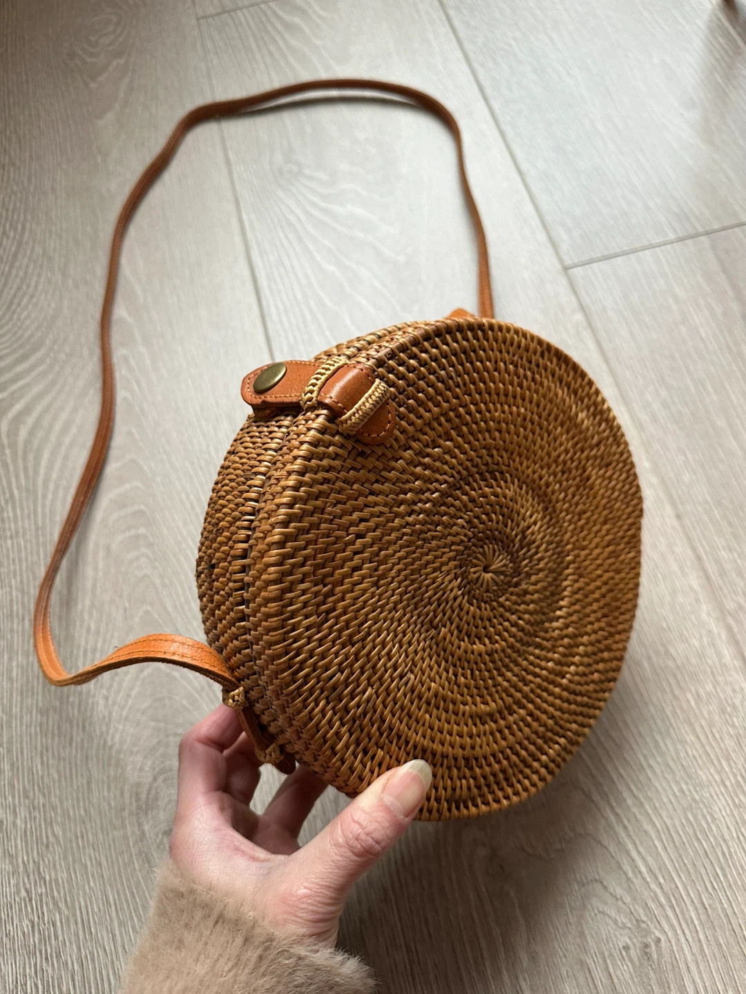 Casa Lovina Round Straw Rattan Shoulder Bag