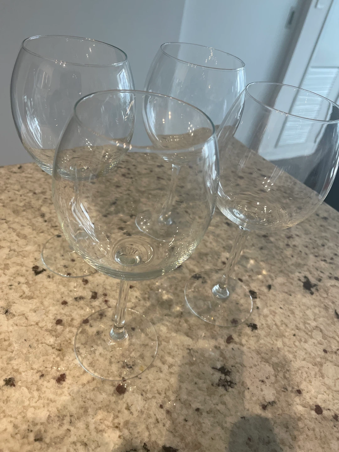 Set of 4 Clear Wine Glasses - photo 2