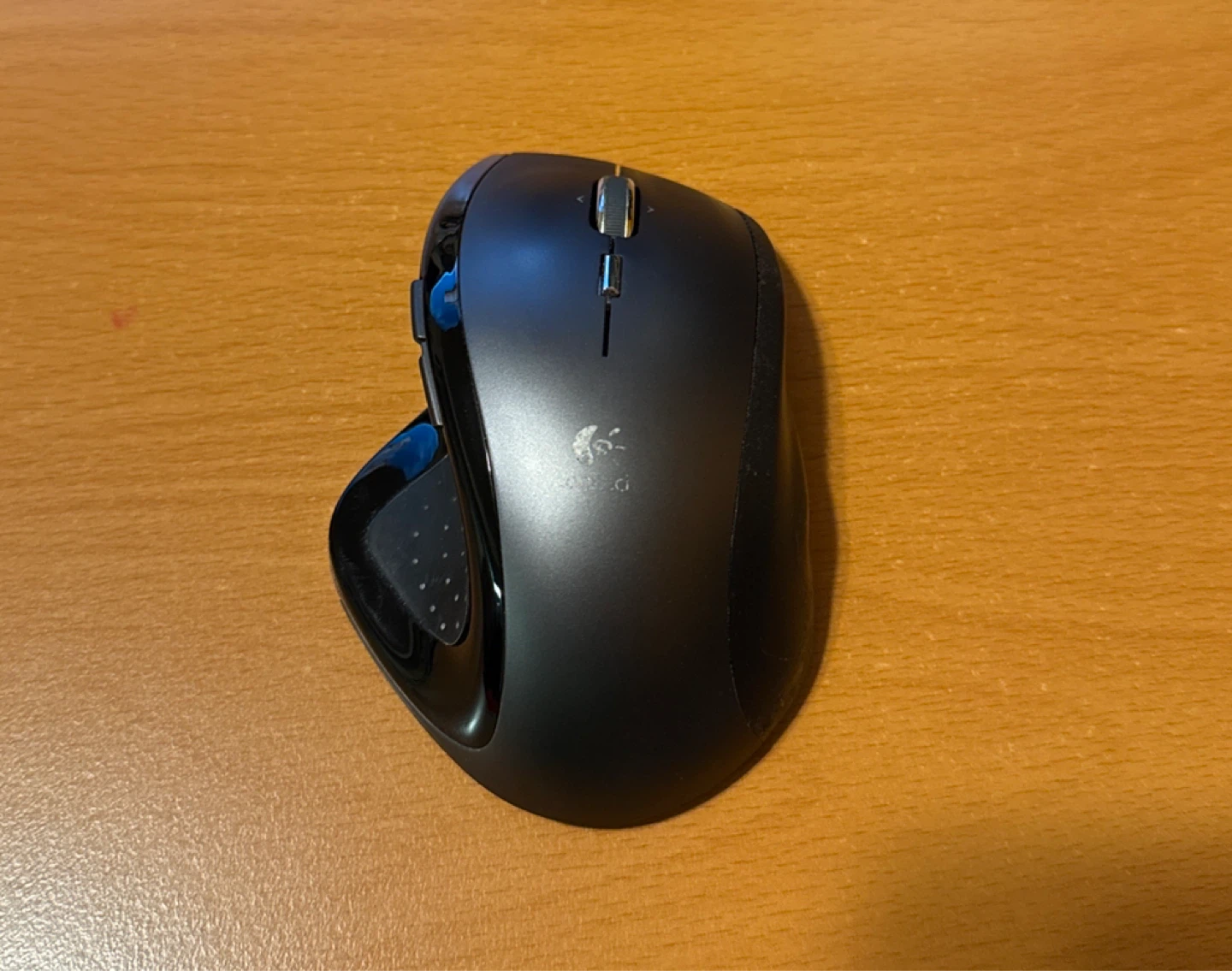 Logitech MX-Revolution Performance Ergonomic Wireless Mouse