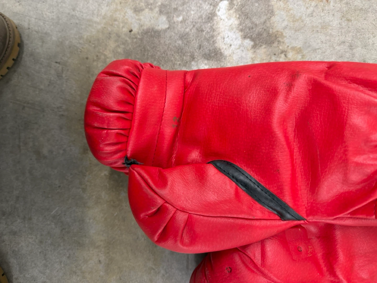 Everlast Red Boxing Gloves - photo 2