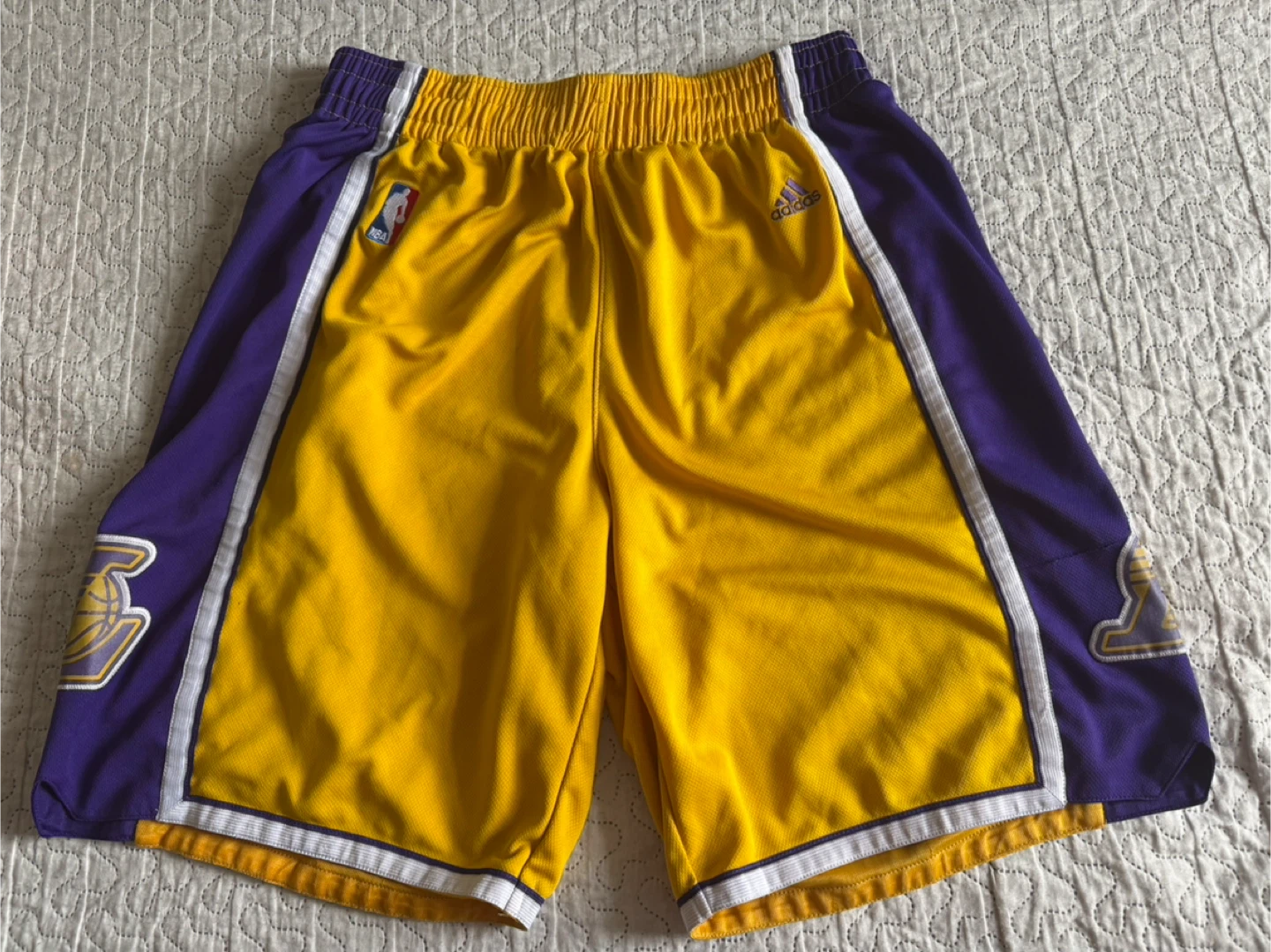 Vintage Adidas Los Angeles Lakers NBA Basketball Shorts Size L