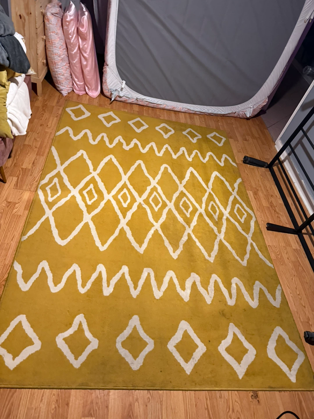 FREE Yellow Geometric Area Rug 7 x 9