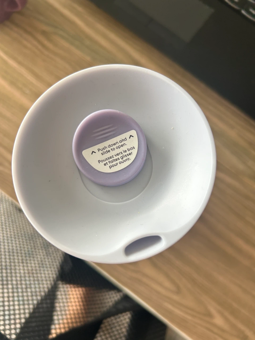 Owala Tumbler (20 oz baby blue)
