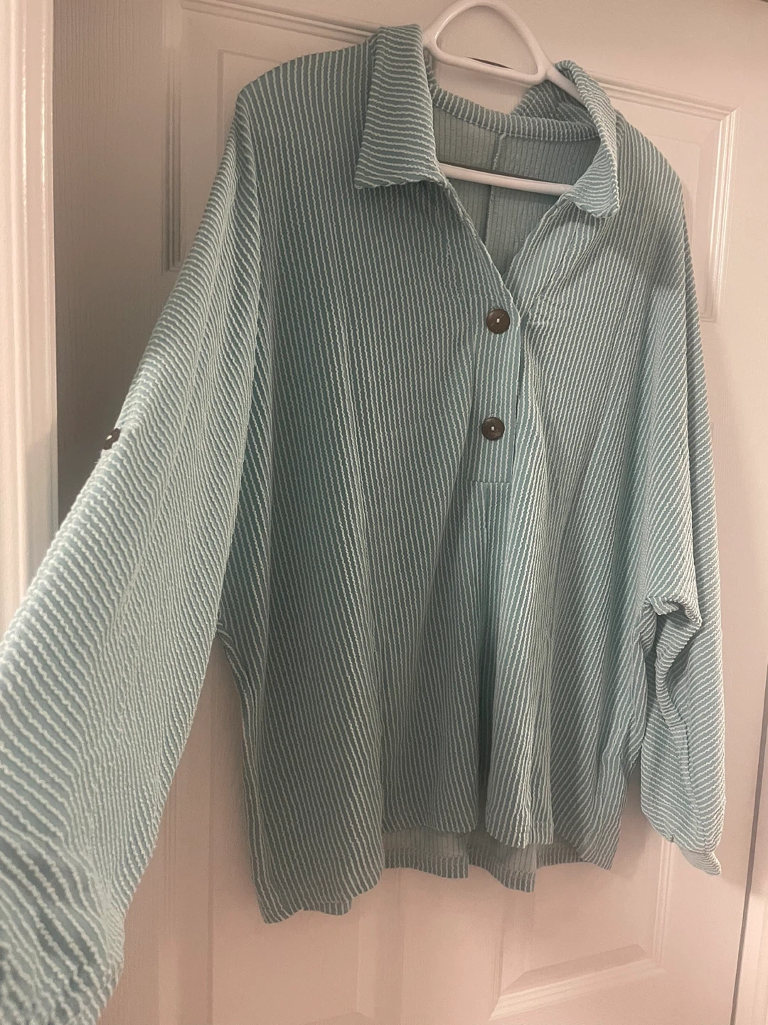 NEW! Ladies Gorgeous Teal Top