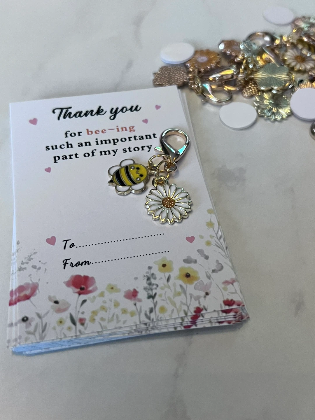 Bee and Daisy Charm Set - photo 3